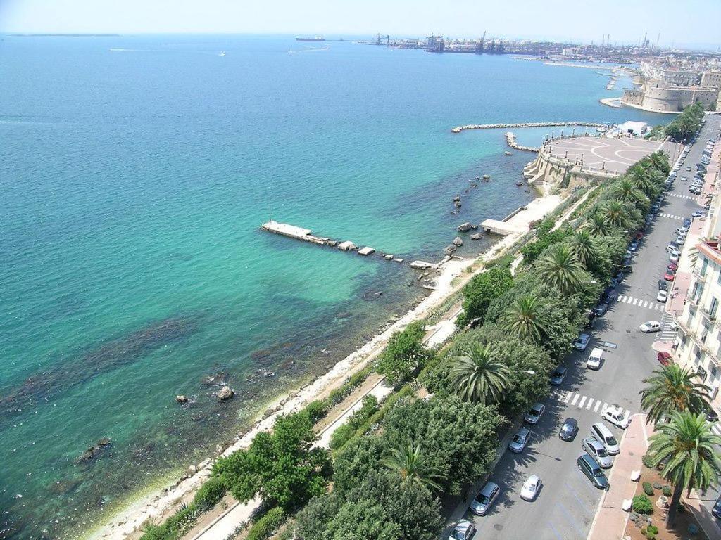 Suite Al Mare Taranto Esterno foto